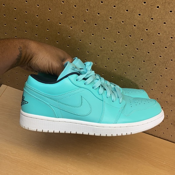 Air Jordan 1 Low Hyper Turquoise Sz 9 Men’s Shoes - Picture 11 of 12